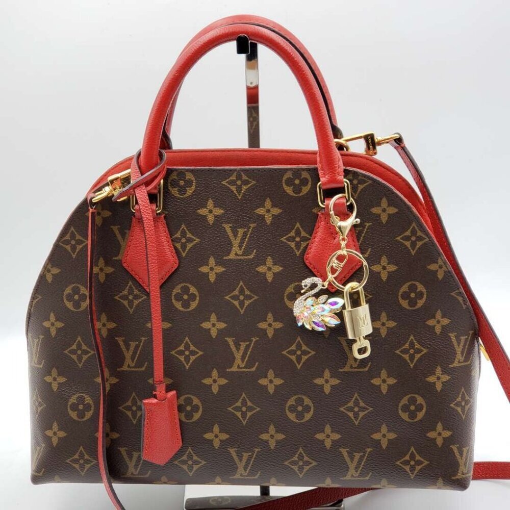 Louis Vuitton Gold Padlock 🔒 Key Set Authentic LV w/ Unbranded Swan Keychain